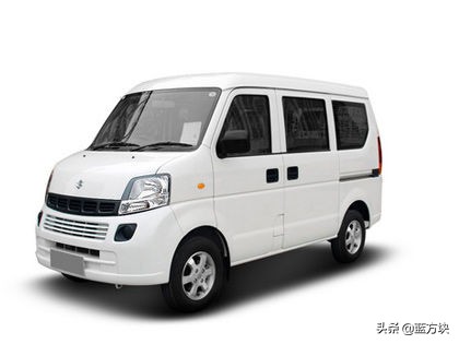 面包车界前辈——铃木浪迪,价格在6-7万之间,还包括四驱车型