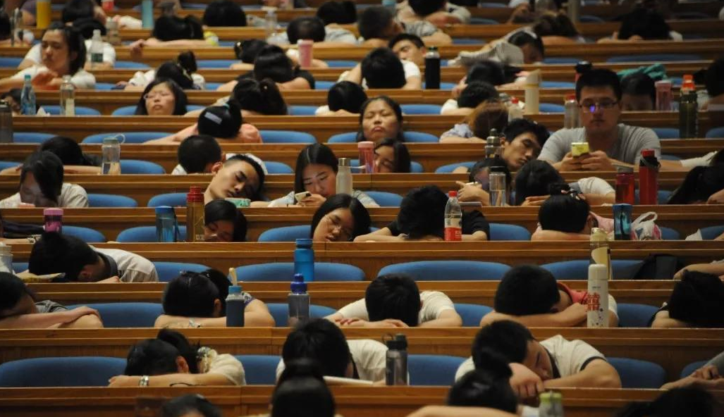 清华研究生主动退学，毅然决然选择东京大学，却得到了网友的支持