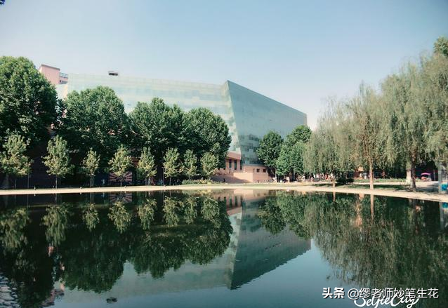 清华大学停招收新闻学本科生，新闻学常见专业有几个，怎么选择？