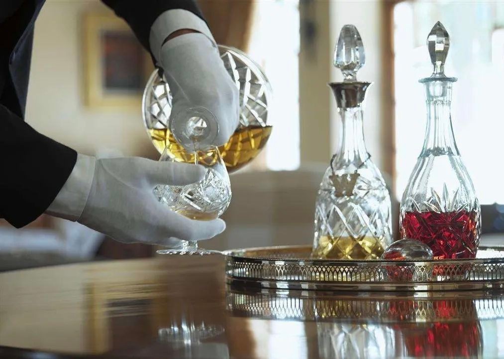 威尔斯公馆：金边进阶的不凡生活，湾区之上，人居仰望