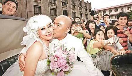 张卫健：结婚14年，至今无子，他的故事远比你想象的更精彩