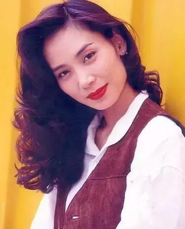 蓝洁瑛：三次雪藏，两任男友自杀身亡，被性侵成“疯女人”终惨死