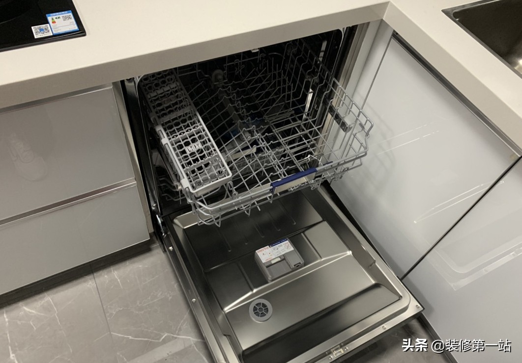 装修厨房，坚决不“穷装”，多花点钱，做好这些设计，邻居也羡慕