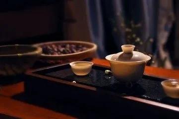 散文：中年岁月，贵在懂得