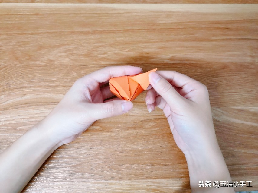折纸大全:郁金香折纸教程图解步骤
