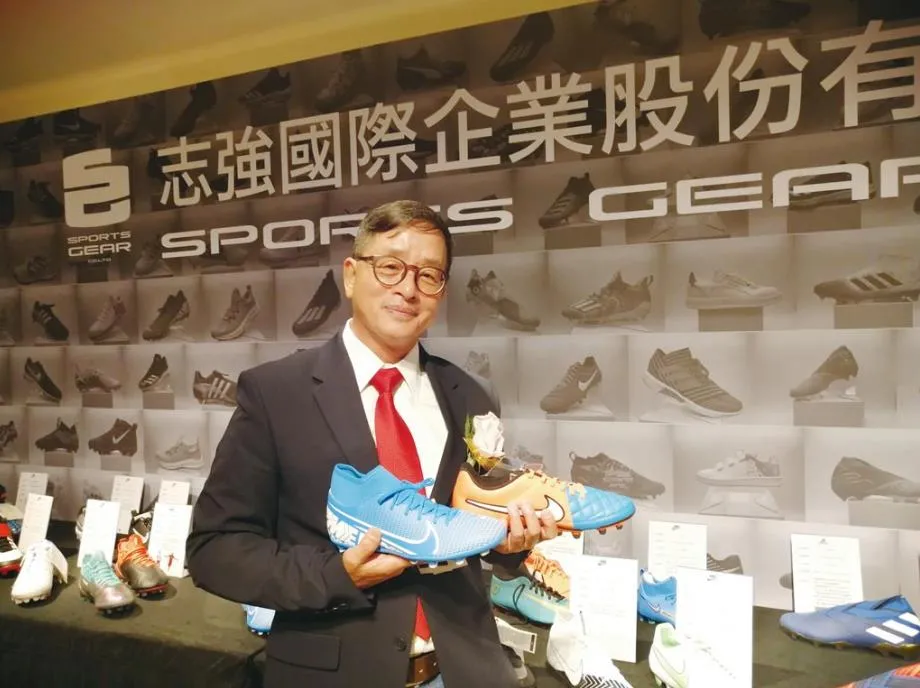 越南足球鞋质量怎么样(全球足球鞋每五双就有一双出自他家，他是如何做到的？)