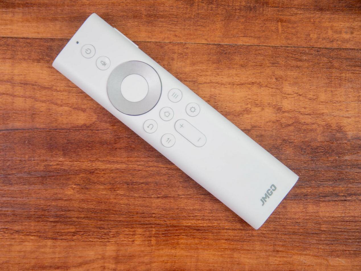 100英寸大屏幕的游戏和观影感受，坚果J10投影仪带你来体验