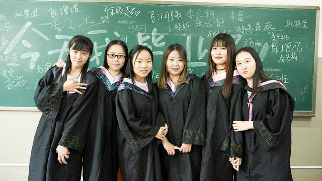 女生适合学哪些专业？推荐报考8个专业，学习难度小、就业前景好