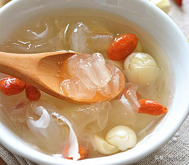 银耳糖水的做法大全（揭秘银耳糖水浓稠香甜的秘诀）