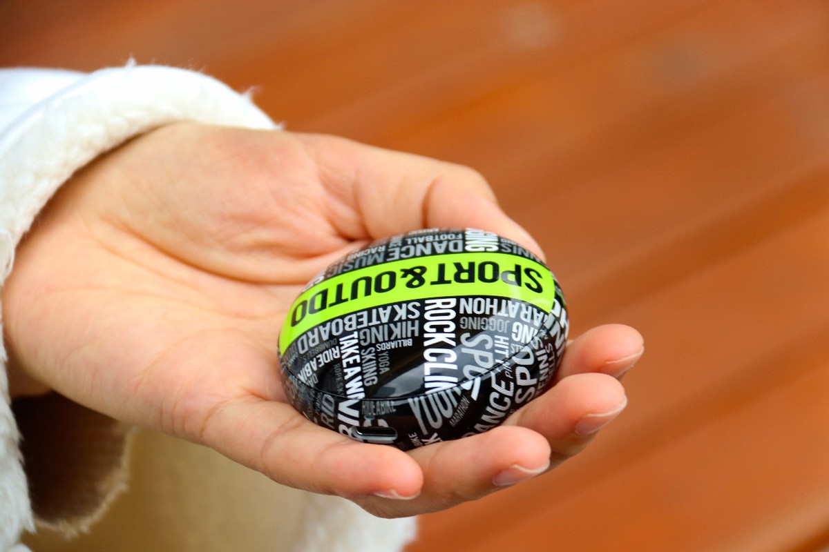 这款耳机有点酷：潮流字母纹设计，魔浪S运动耳机实测