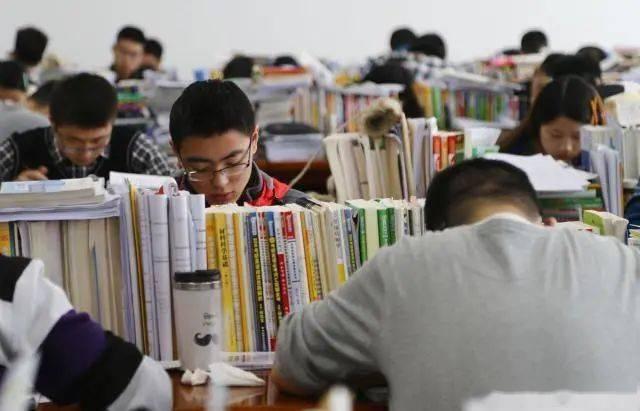 读专研要花多少钱？有类专硕学费可高达42.8万，果然“富学金融”