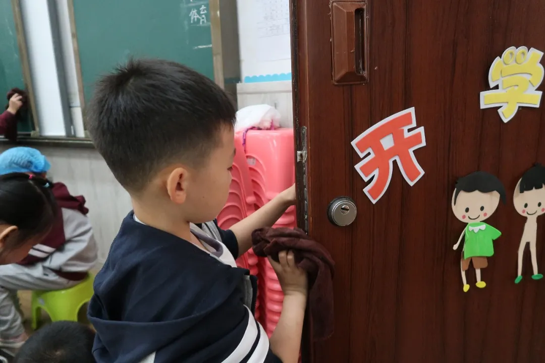 好习惯，伴成长——记华中附小一年级“一日常规”评比活动