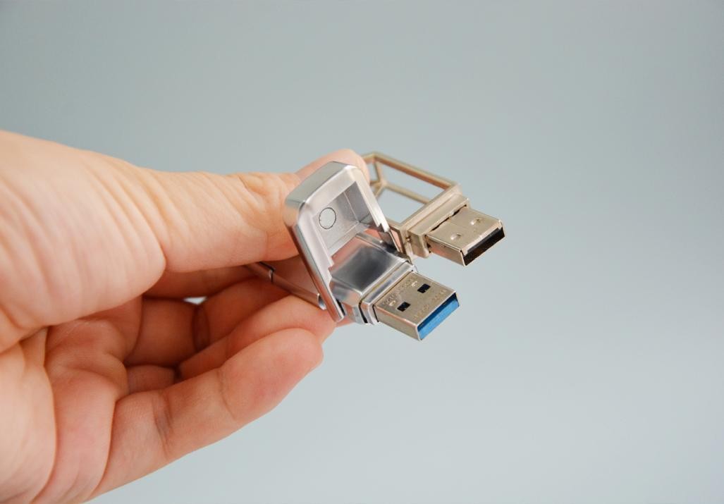 u盘接口类型有带网卡的u盘吗