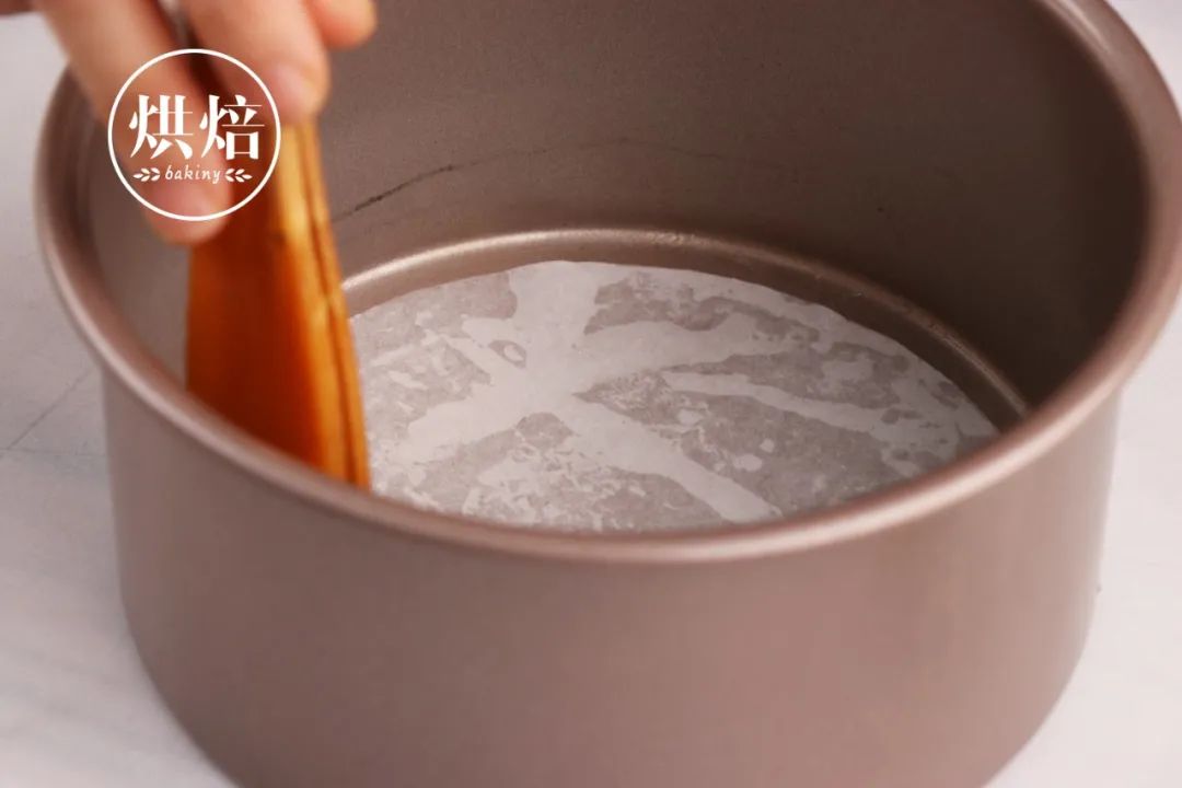 做了韩国一个蜜桔蛋糕 味道很好 口感有点硬 有做过的说一下经验哈