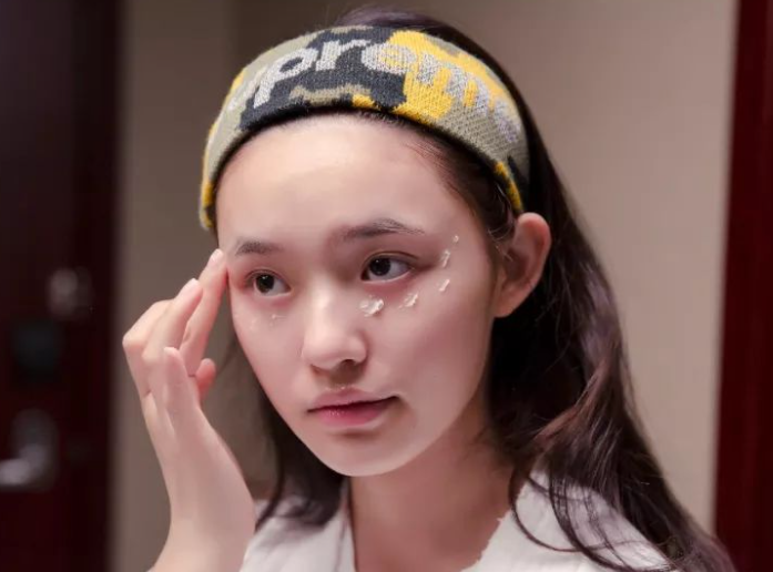 眼袋怎么消除 怎样保养眼部皮肤