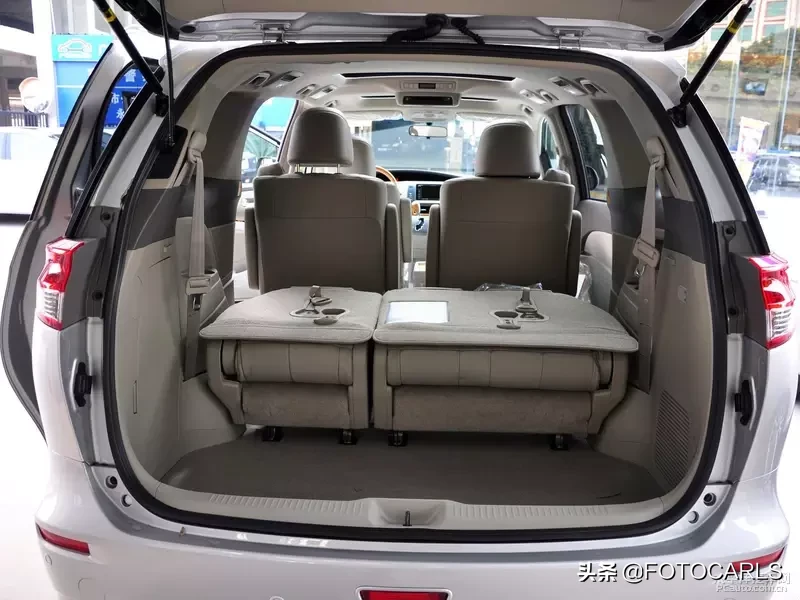 丰田大霸王2.4L 7座实拍，深入民心的商旅MPV，国产必然大卖？