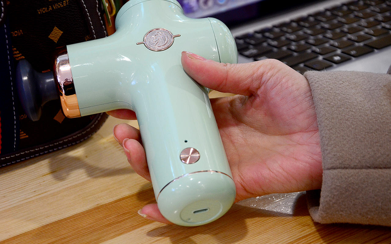 今年三八女王节送她什么礼物？超有料的野小兽筋膜枪更有爱