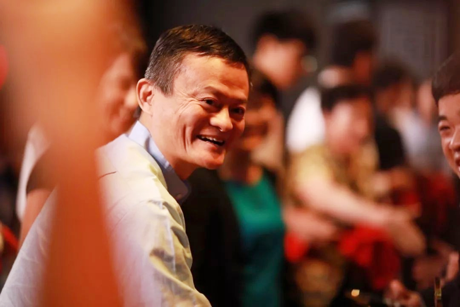 再创新高！京东阿里成交额刷新纪录，马云刘强东能从中分多少钱？