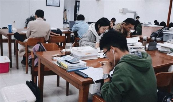 英语四六级考试倒计时，460分还需要刷分吗？小心失去考试资格