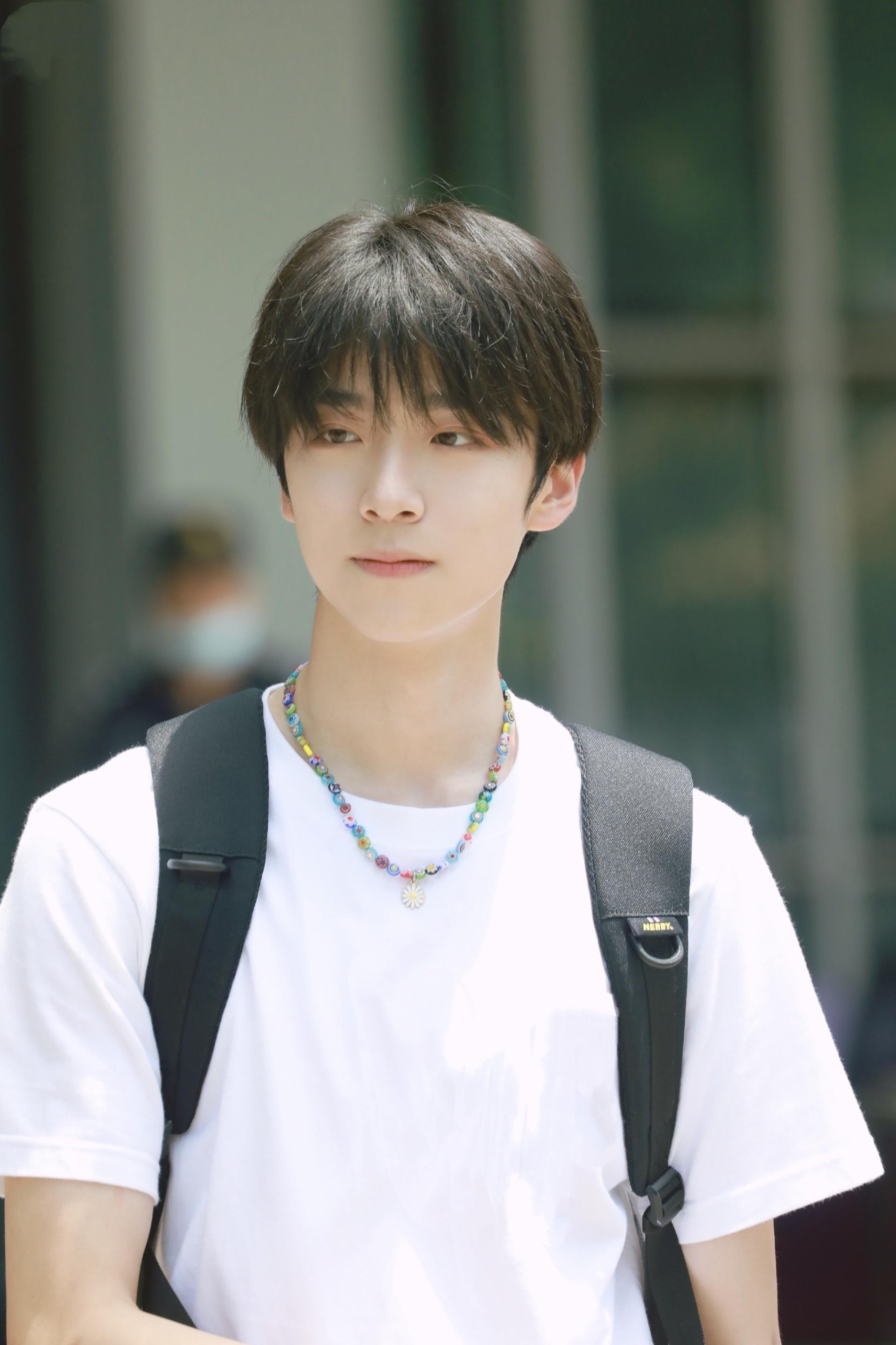 INTO1成员有多优秀？刘宇全省第一，尹浩宇四国语言拥有者