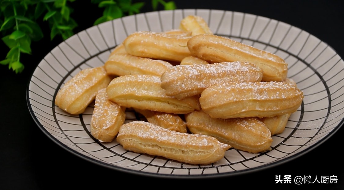 外国人最爱吃的小油条，我不用油炸的方法，吃起来外酥里软