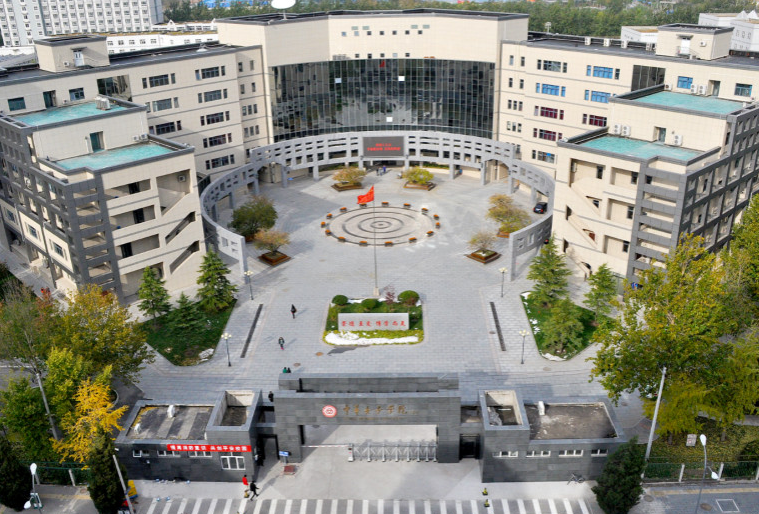 国内有所男女比例悬殊的大学，当男生提起母校名字时，都满脸羞涩