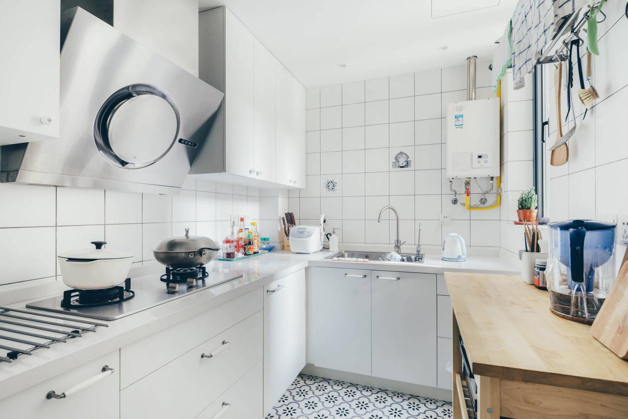 油烟机一开不停抖动怎么办？维修师傅：不用收费就能搞定！超简单