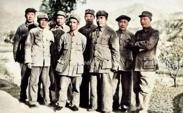 十大元帅1930年谁的级别最高：贺龙第三，徐向前第七，叶剑英垫底