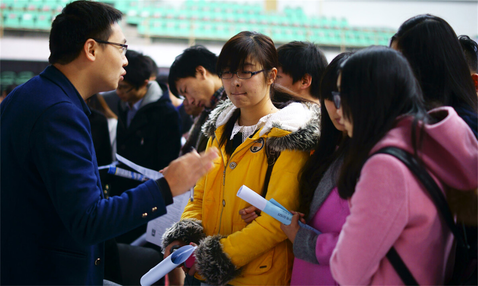 21高考二本投档线出炉，最高和最低相差200分，有的学校报名就要