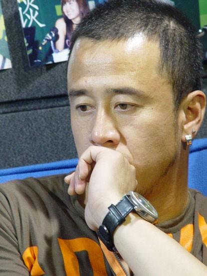 被女友养3年还当掉对方项链，50岁杨坤至今未婚，爱人已不在人世