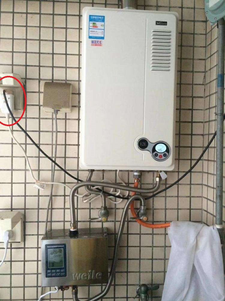 燃气热水器装阳台，冬天不用，可不能大意：不管也不关水箱进水阀