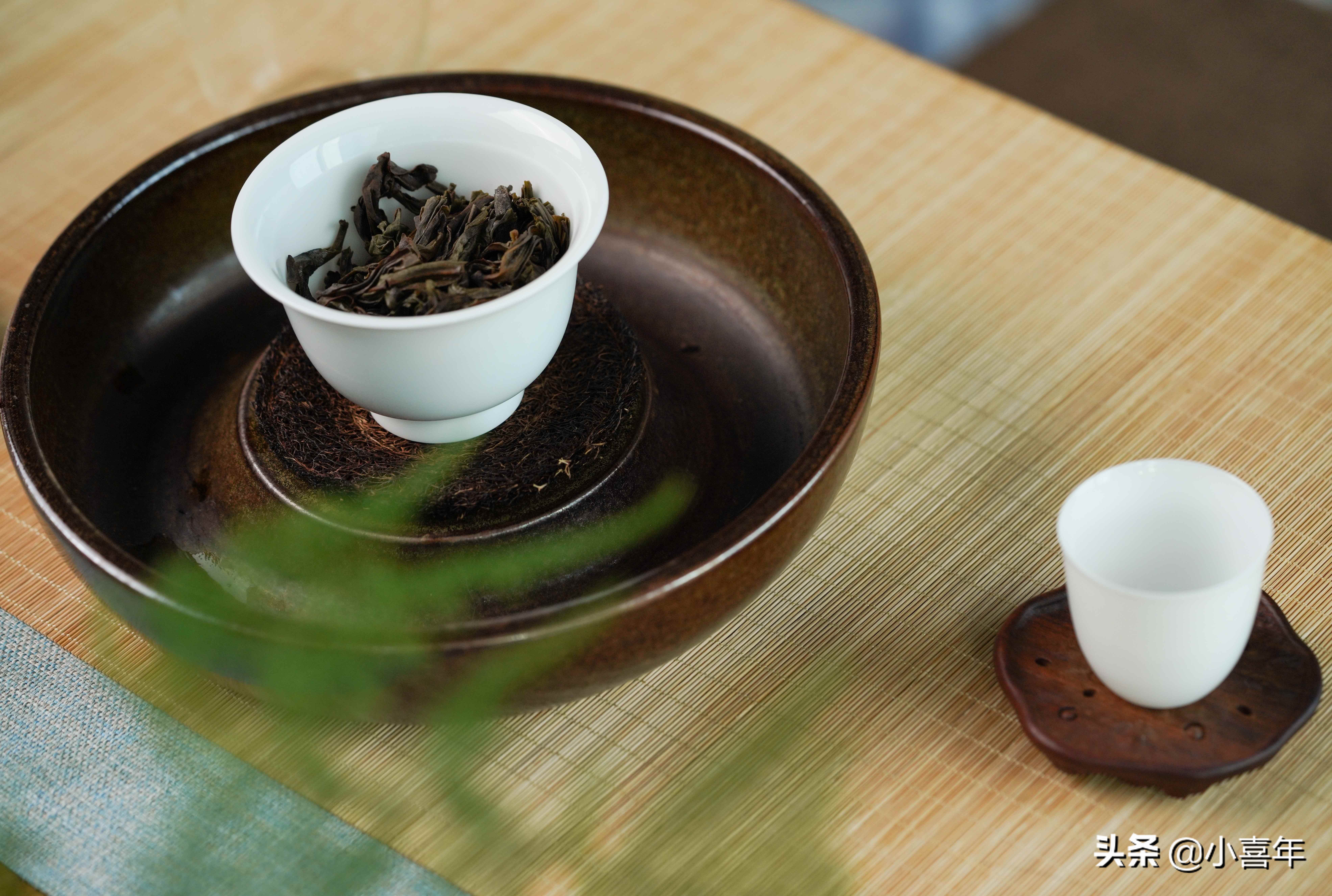 发朋友圈晒喝茶的短句（喝茶时适合发的15句走心文案）