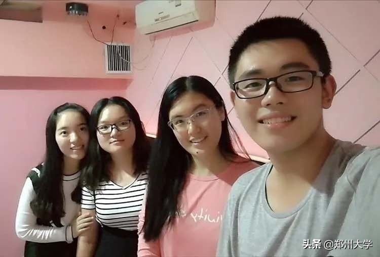 郑州大学商学院“四剑客”，保研路上相伴前行