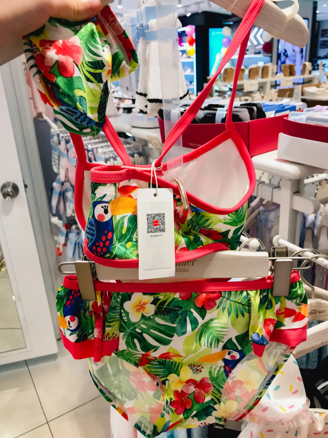 夏日必備泳衣怎么選？22個(gè)品牌兒童泳衣測(cè)評(píng)來(lái)了