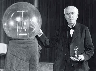 谁发明了电灯，电灯到底是不是爱迪生发明的？