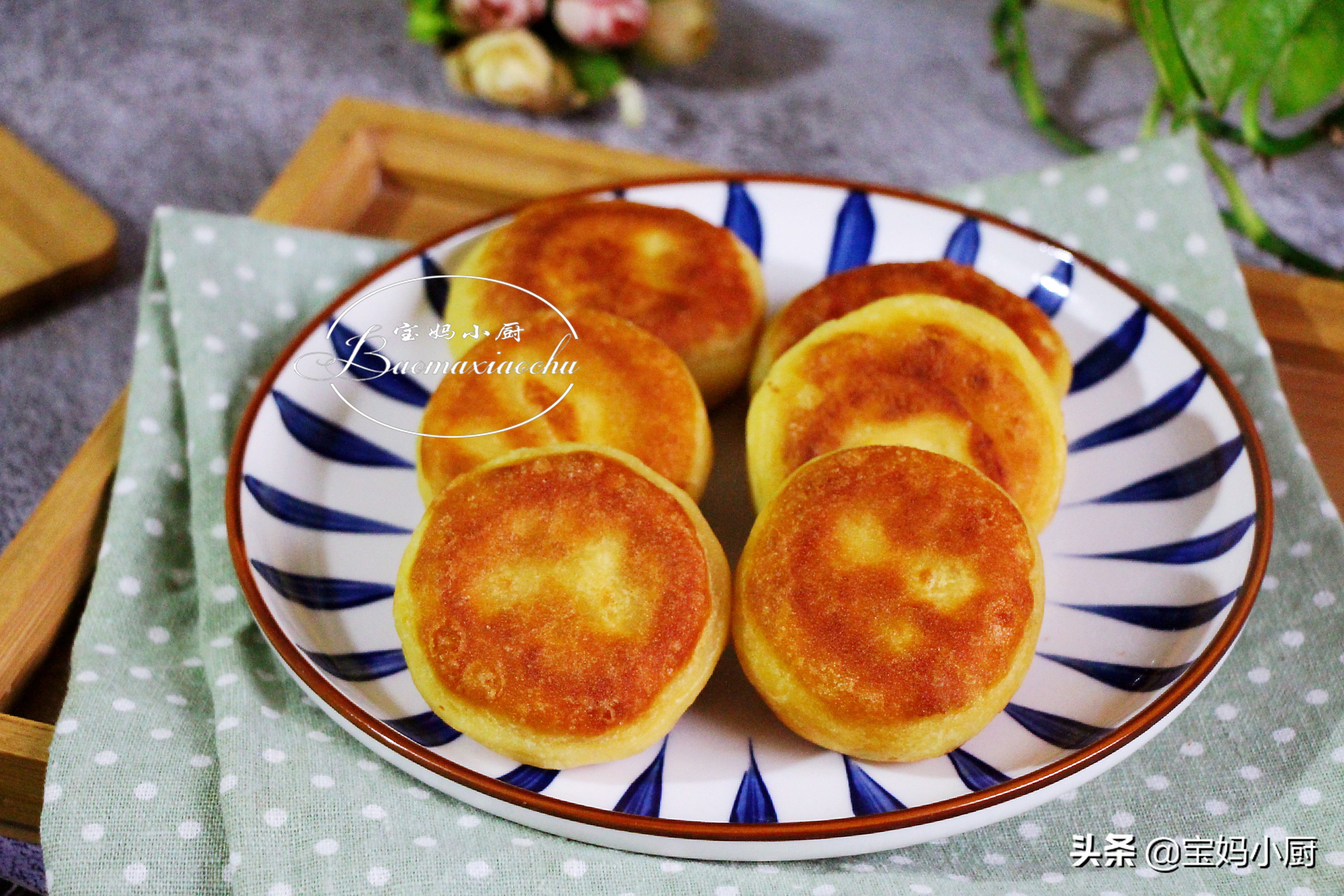 牛奶和苹果（用牛奶和苹果做饼当早餐太赞了）