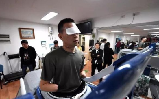 “排雷英雄”杜富国，和平年代立下一等功，如今享受什么待遇？