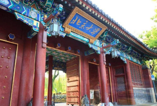 别再说“学习无用”！福建女孩高考获状元称号，奖励100万