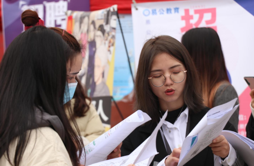 中国烟草大量招聘，年薪平均18万，这5所大学的学生有福了