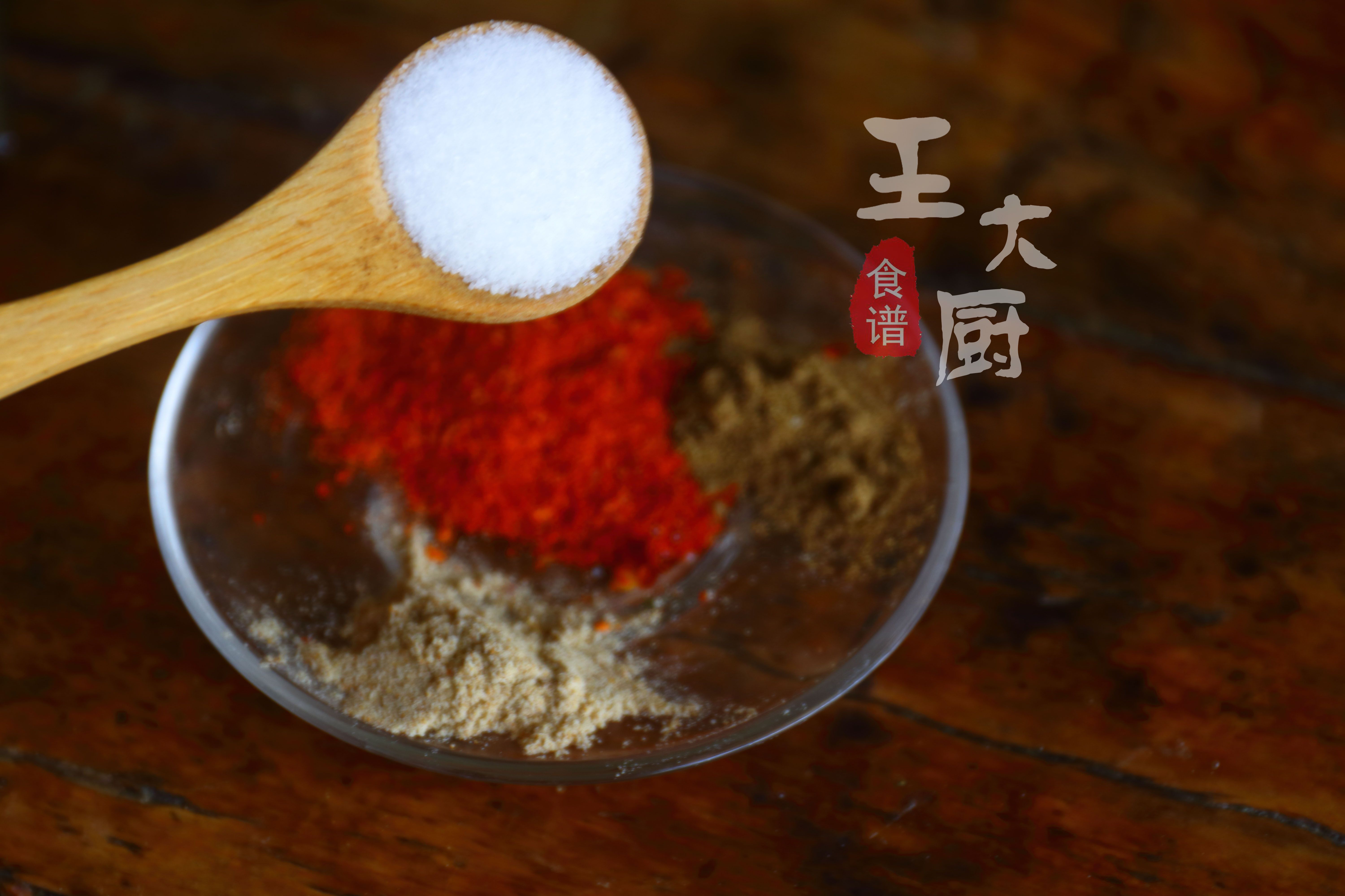 王师傅铁板豆腐怎么做（香辣铁板豆腐的家常做法）