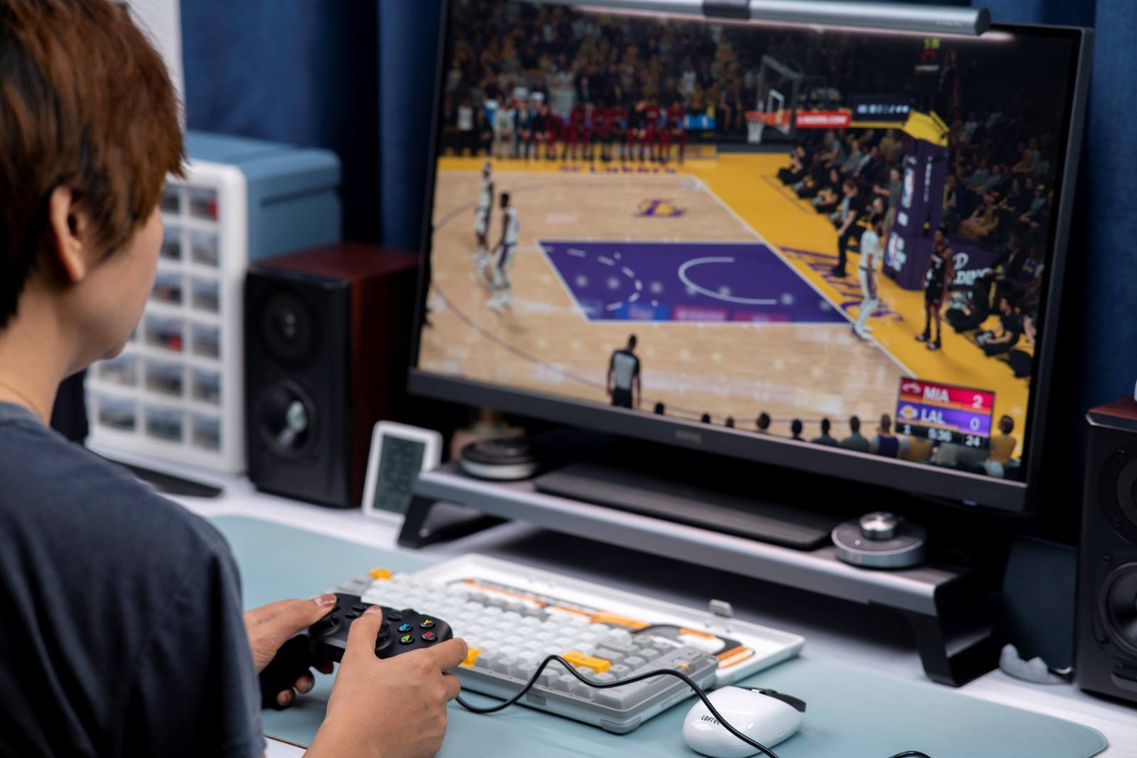 nba2k21都按哪些键盘(价格入门但体验全面的北通蝙蝠4游戏手柄，兼容PC安卓TV两大平台)