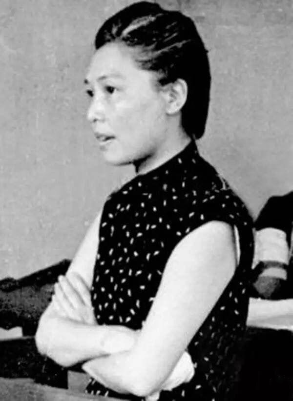 1943年，李士群吃下日本婦女的牛肉餅，死後屍體緊縮如猴子