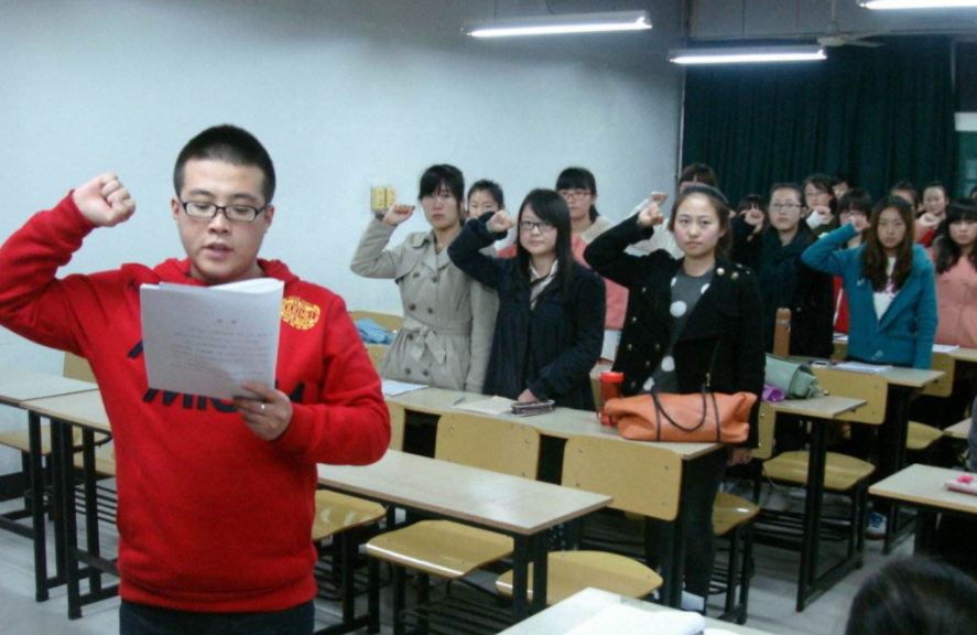 大学期间入党优势显而易见，弊端却鲜少有人知道，想好再做决定