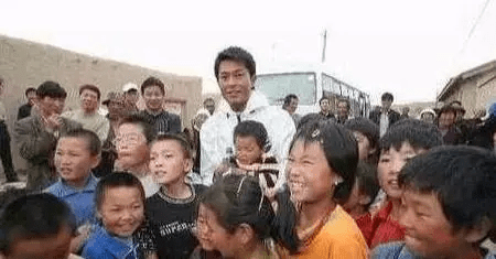 古天乐学校荒废多年没用处，是为积攒人气？能“黑”他的只有太阳