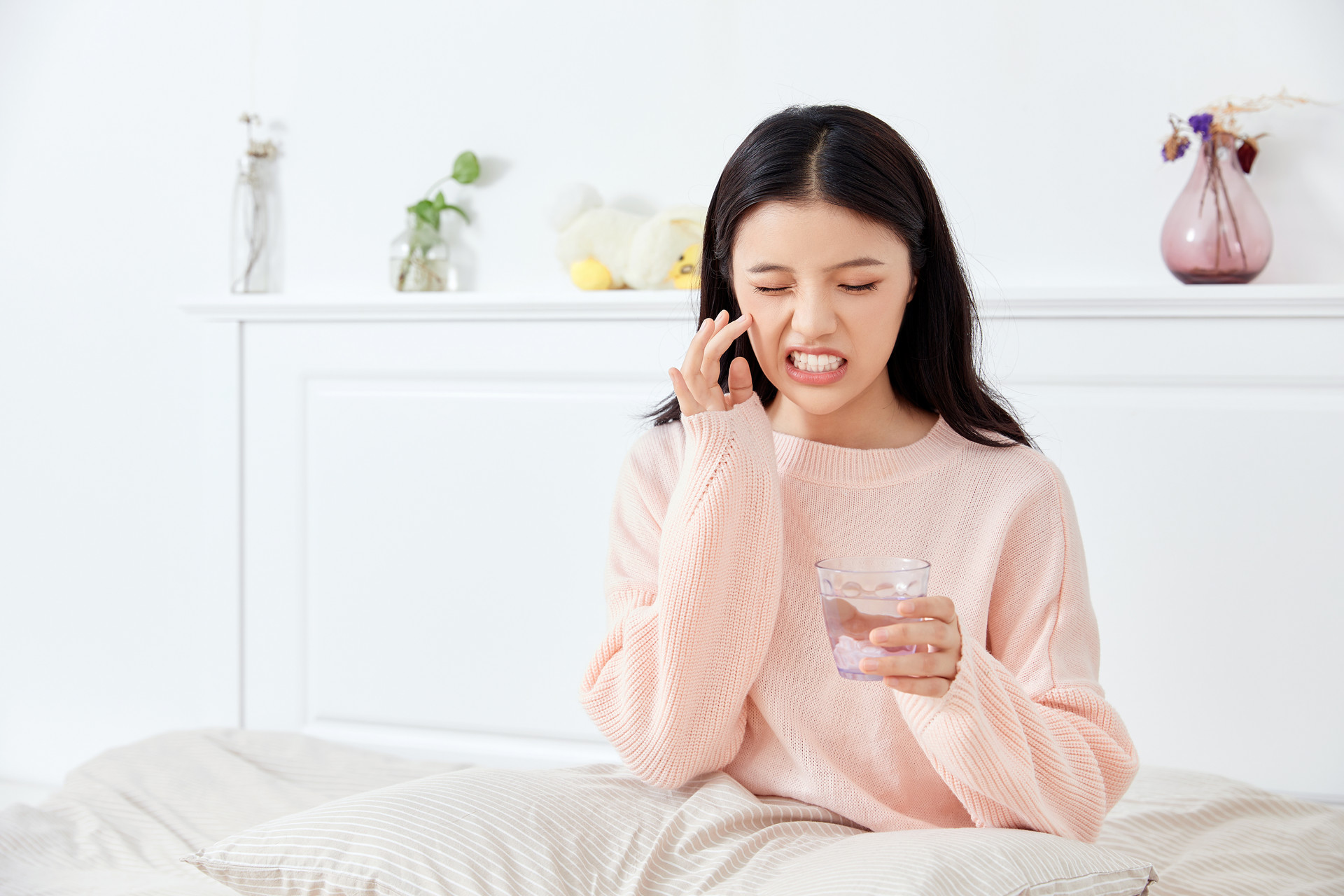 怀孕时牙痛怎么办？妇产科医生：不治胎儿易流产！还可能引发早产