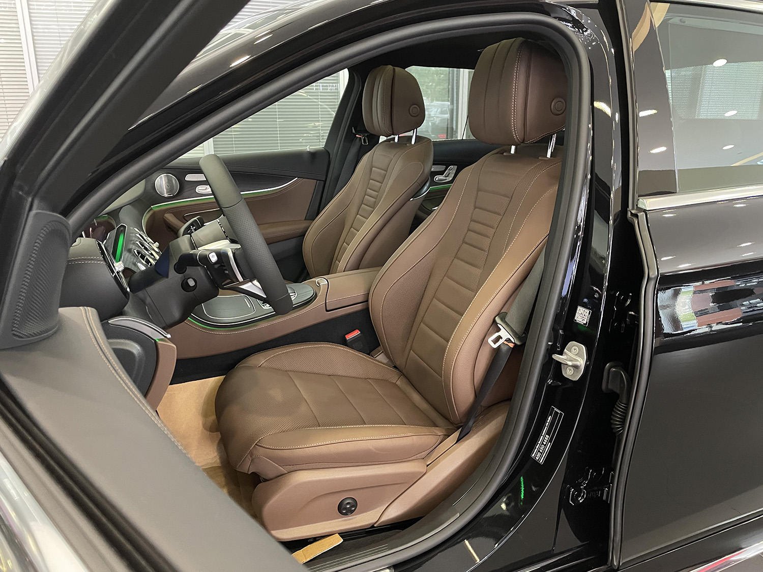 告别排量争议 配置微增 奔驰2021款改款e300l实拍简评