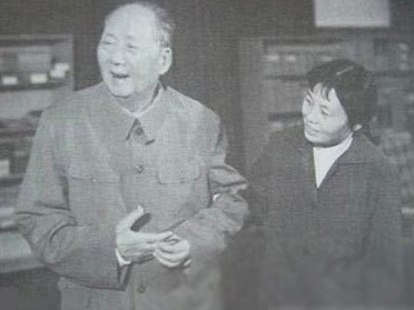 毛主席动手术，周总理不顾自身病重去探望，毛主席：我要听满江红