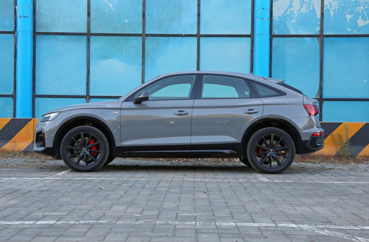 张扬的实用主义者 试驾奥迪Q5L Sportback