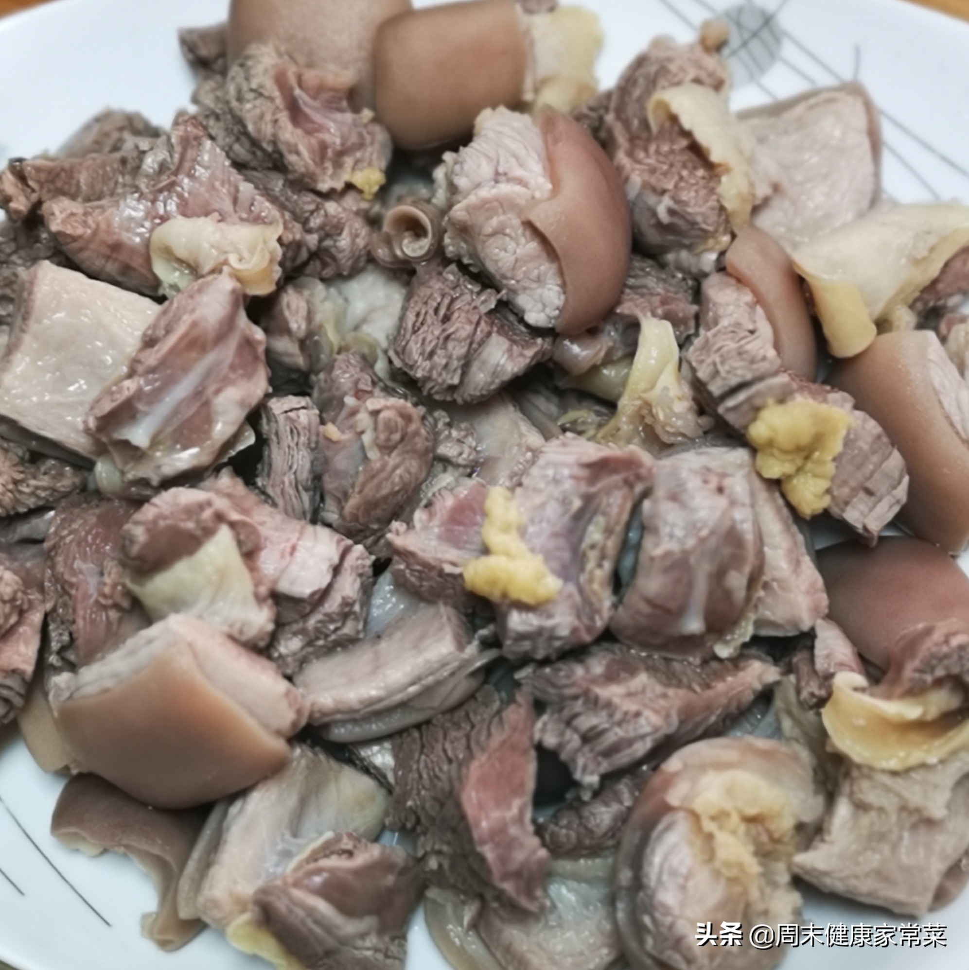 只要有肉，广东人就能将其变成“煲”,来看看一锅驴肉煲的诱惑