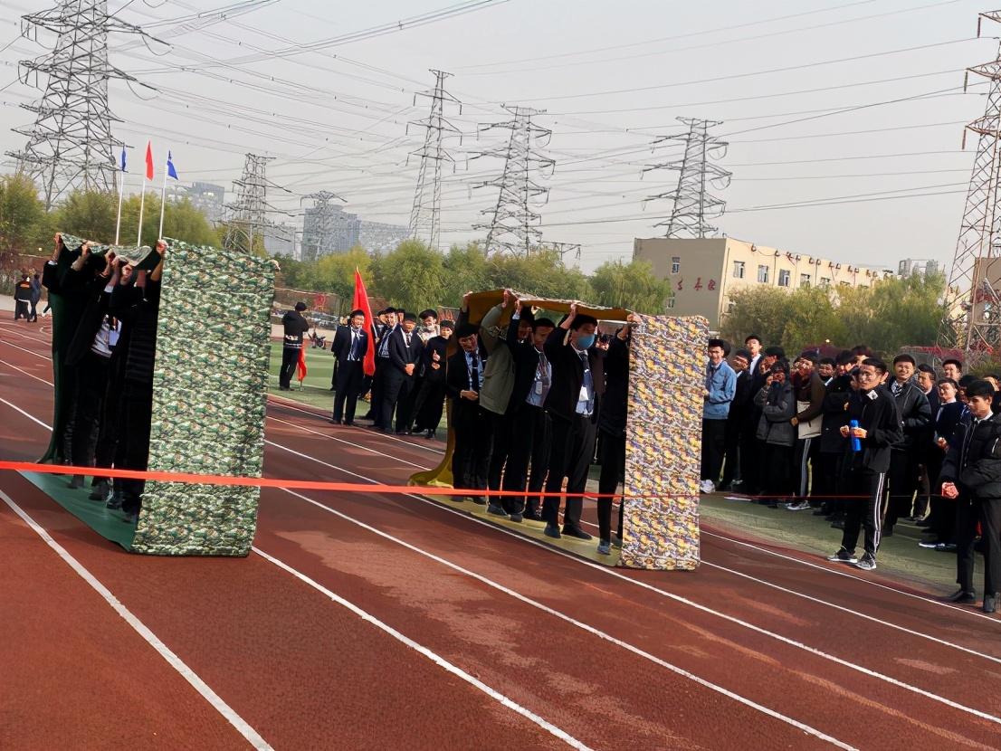顽强拼搏，永不言败！八维教育物联网专业隆重举行第四届运动会